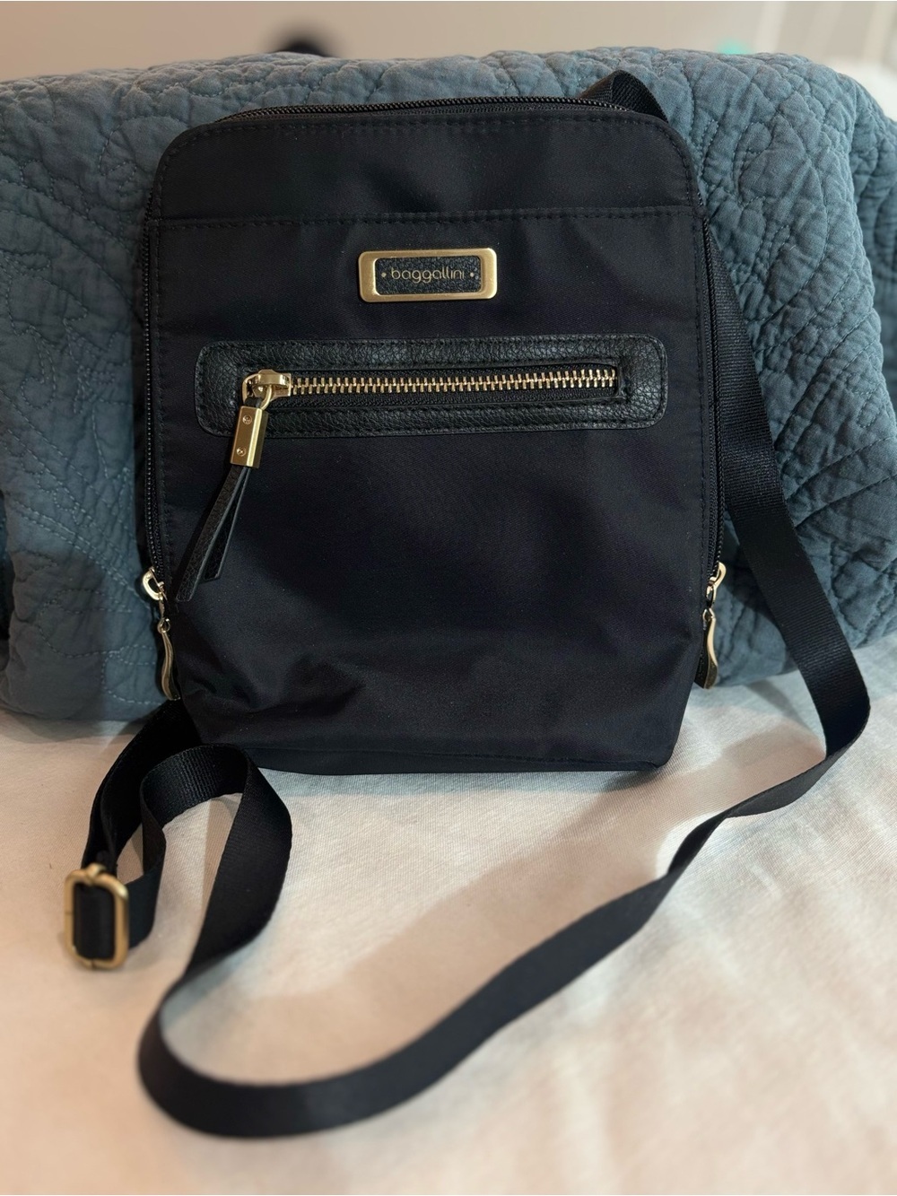 Baggallini Black RFID Crossbody Bag Nylon Travel Purse Lightweight